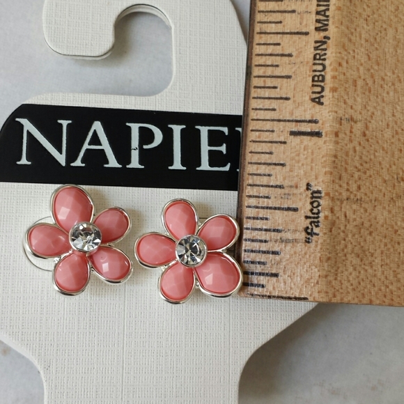 NWT Napier flower earrings - Picture 6 of 7
